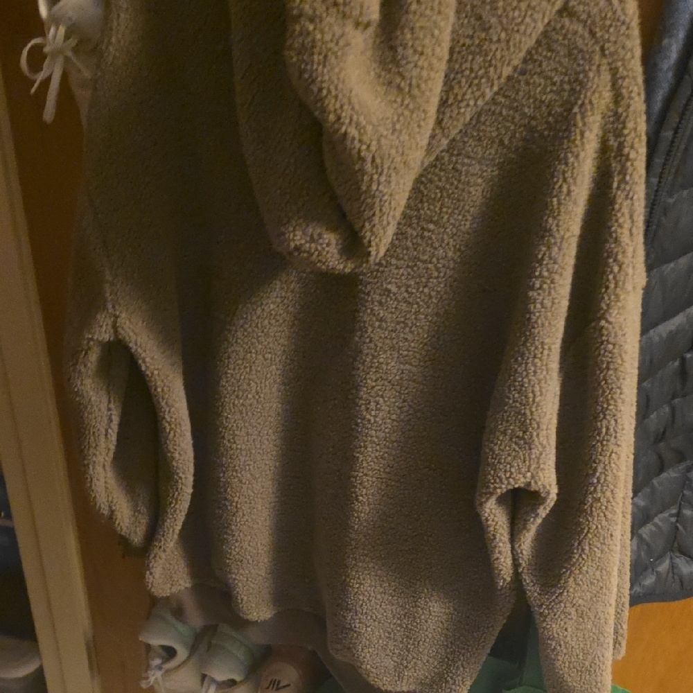 Taupe Sherpa Pullover - Picture 6 of 6